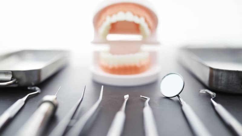 טיפול בנסיגת חניכיים